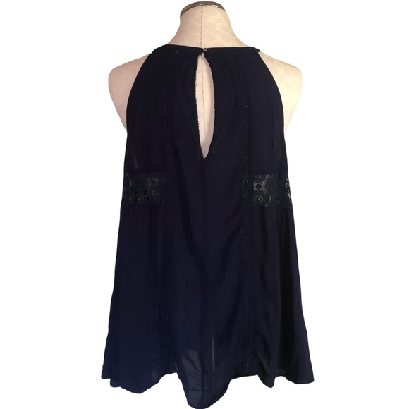 Torrid | Blue Lace Inset Sleeveless Top High-Neck Keyhole Back Size 1X - Picture 2 of 4
